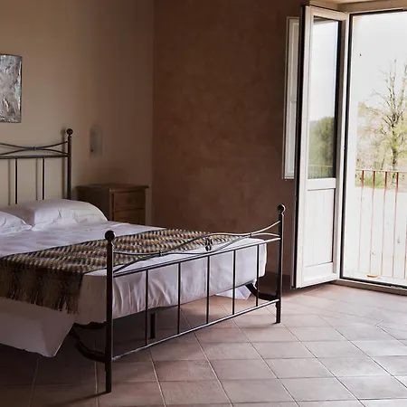 Фермерский дом Agriturismo Creta Rossa Торре-Де-Руджеро