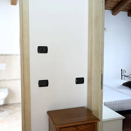 Agriturismo Creta Rossa Торре-Де-Руджеро