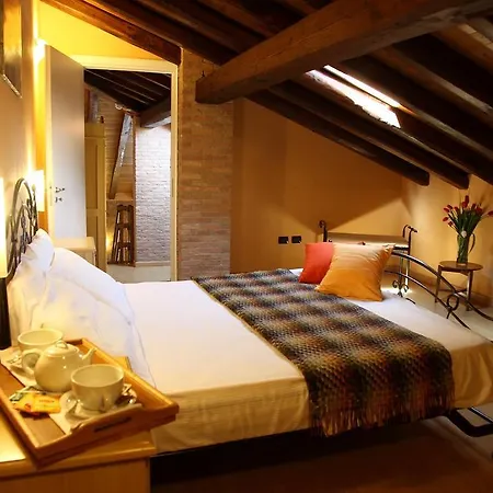 Agriturismo Creta Rossa *